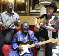 AFROCUBISM: ELIADES OCHOA, TOUMANI DIABATÉ, BASSEKOU KOUYATE i altresFinestres