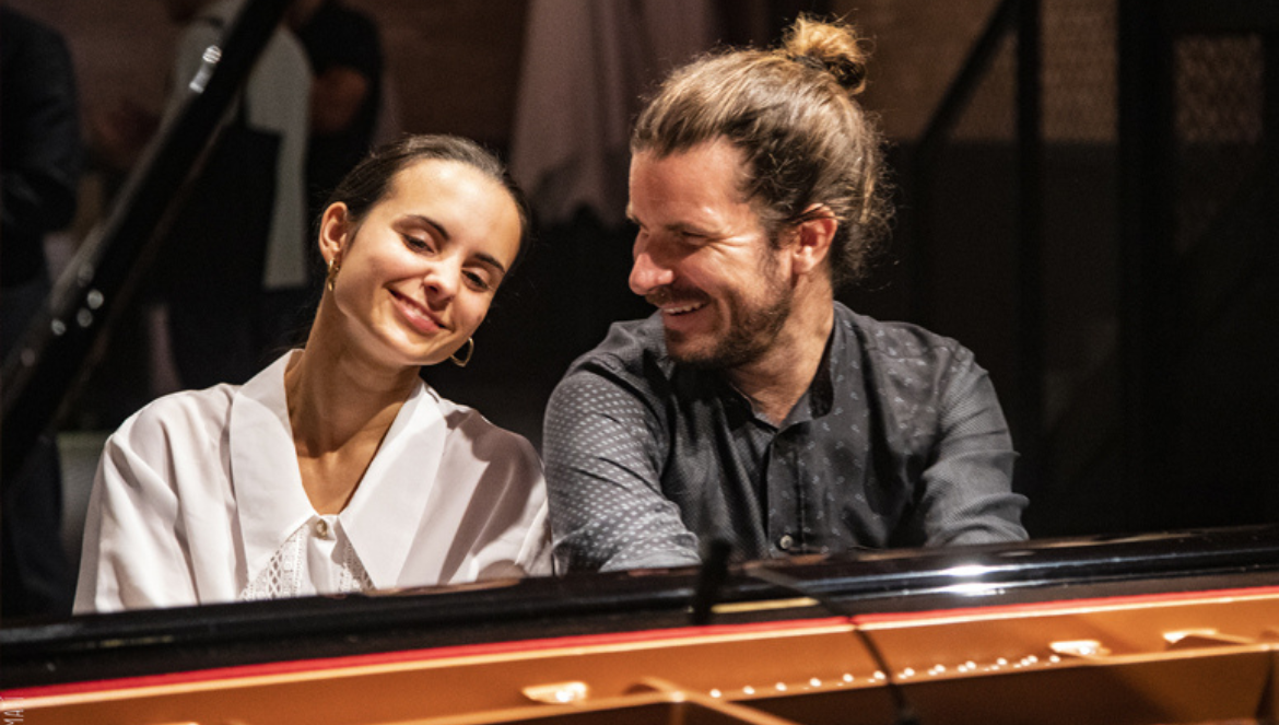 ANDREA MOTIS & MARCO MEZQUIDA